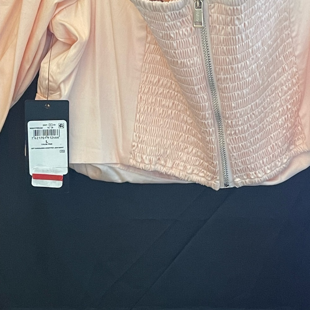 #483 - Off Shoulder Cropped Junior Shirt by GUESS (Brand New) - Picture 6 of 12